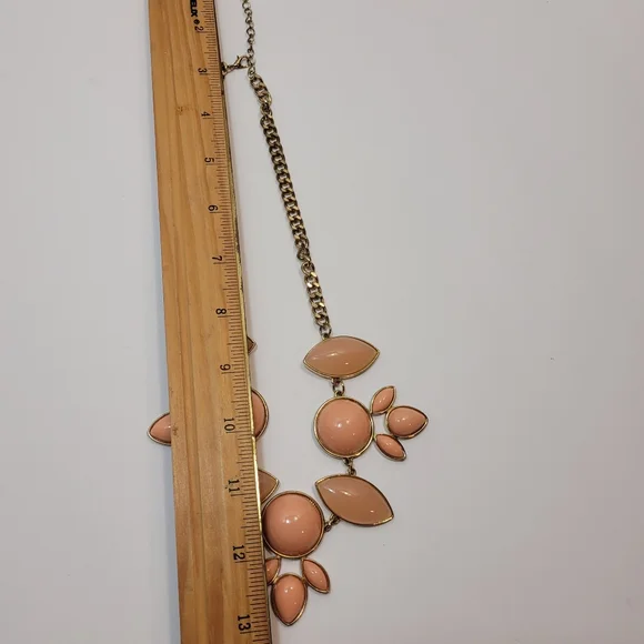 Pale Coral or Pink Color Gold Tone Bib Statement Necklace Vintage - Picture 5 of 7